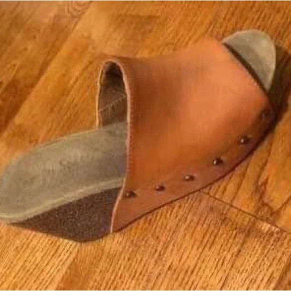 Comfy Soles By Bamboo Leeway wedge - sandal / shoe size 8. Worn once. - Picture 5 of 5